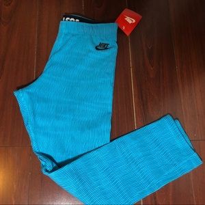 Nike Patterned Crop Leggings